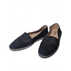 Women's Trotters Ruby Suede Flats sz 7.5M NEW